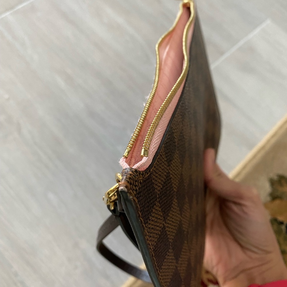 - SOLD-
Louis Vuitton Pouch for Neverful Ebene - Picture 9 of 14